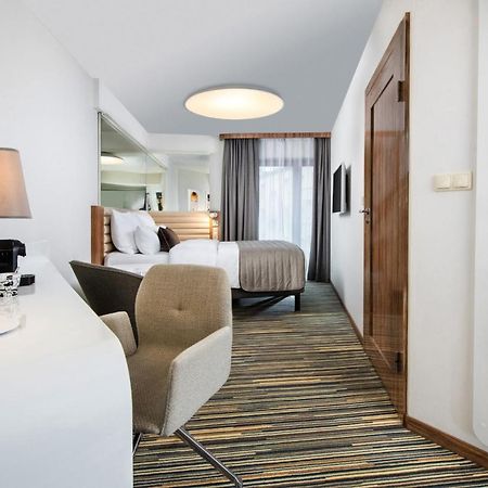 Leonardo Boutique Hotel Krakow City Center ภายนอก รูปภาพ